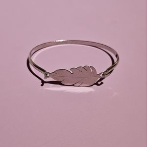 💥2for10💥 Silver feather bracelet